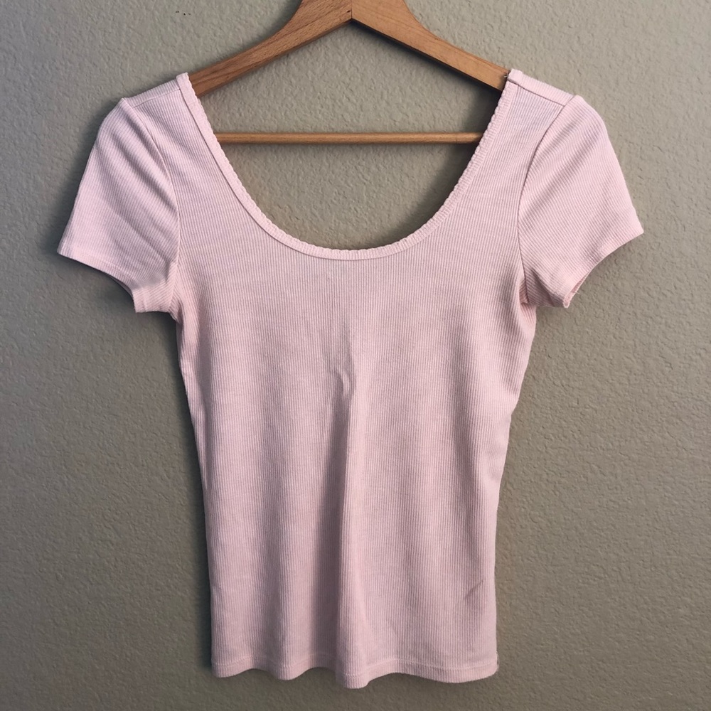 Fitted pink shirt